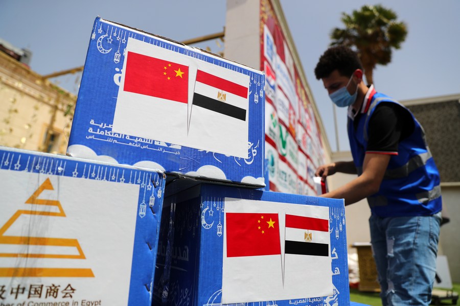 Multimédia) Egypte : des entreprises chinoises font des dons aux personnes  dans le besoin pendant le Ramadan_French.news.cn