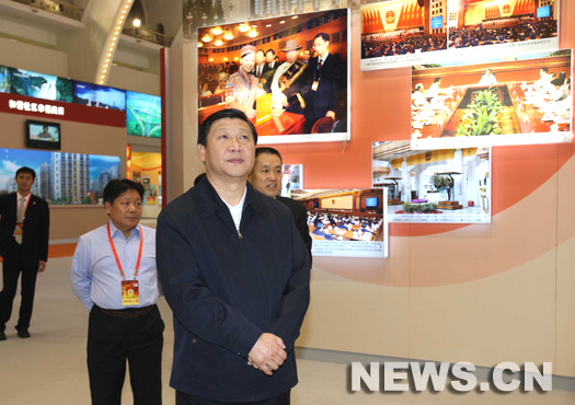 L'exposition retraçant les achèvements chinois réalisés ces 60 dernières années a vu hier défiler des hôtes de marques, avec la présence de Hu Jintao et d'autres dirigeants chinois. L'exposition retraçant les achèvements chinois réalisés ces 60 dernières années a vu hier défiler des hôtes de marques, avec la présence de Hu Jintao et d'autres dirigeants chinois.