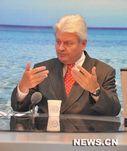 Je souhaite que le pavillon de la France soit conservé après la clôture de l'Exposition universelle 2010 de Shanghai, a déclaré l'ambassadeur de France en Chine Hervé Ladsous, lors d'une interview accordée récemment à l'Agence de presse Xinhua (Chine Nouvelle). Je souhaite que le pavillon de la France soit conservé après la clôture de l'Exposition universelle 2010 de Shanghai, a déclaré l'ambassadeur de France en Chine Hervé Ladsous, lors d'une interview accordée récemment à l'Agence de presse Xinhua (Chine Nouvelle).