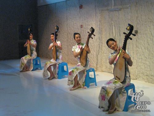 Des musiciennes du district Wuzhong interpr&egrave;tent des musiques de Suzhou
