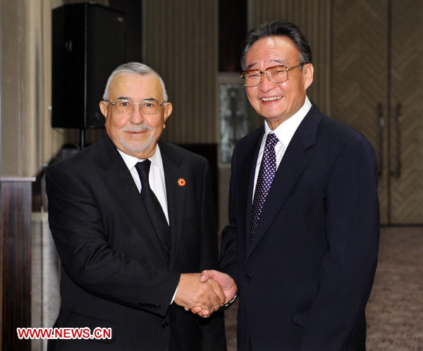 Le haut l&eacute;gislateur chinois Wu Bangguo a rencontr&eacute; vendredi &agrave; Shanghai, Abdeloughed Radi, pr&eacute;sident de la Chambre des repr&eacute;sentants du Maroc.