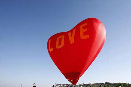 Chine : festival de montgolfières dans le nord-ouest