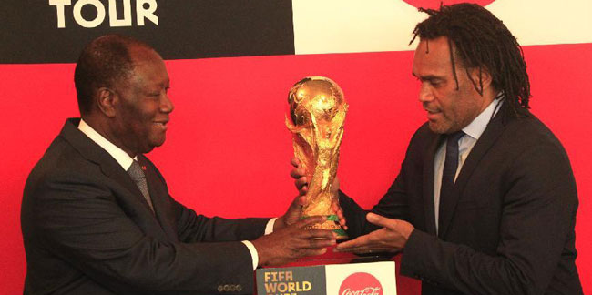 Football : Le troph&eacute;e de la Coupe du monde en exposition &agrave; Abidjan