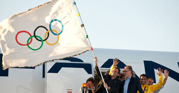 Le drapeau olympique est arrivé à Rio