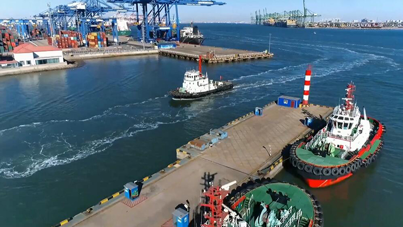 Chine : le port de Tianjin maintient des opérations stables durant la résurgence de la COVID-19