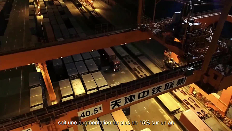 Chine : le port de Tianjin maintient des opérations stables durant la résurgence de la COVID-19