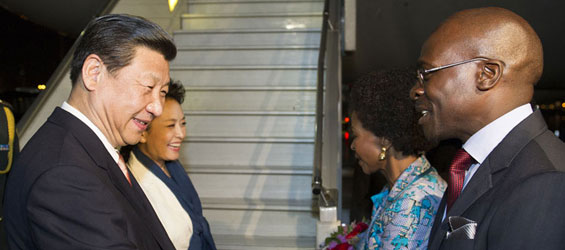 Le pr&eacute;sident chinois entame une visite d'Etat en Afrique du Sud