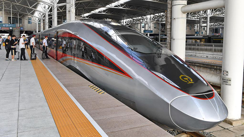 Chine : train intelligent à grande vitesse Fuxing