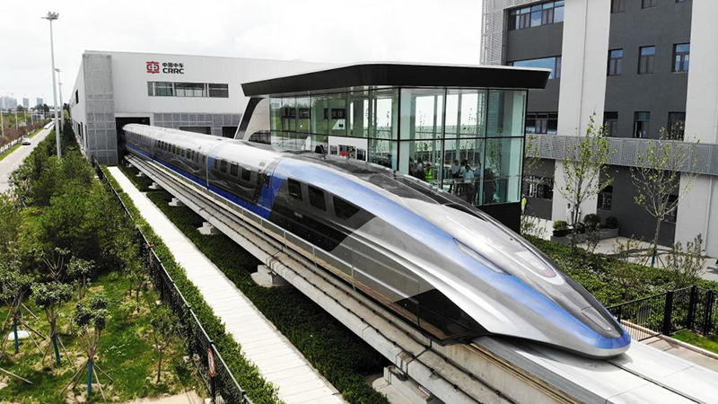 Le premier train à sustentation magnétique à grande vitesse de 600 km/h au monde sort de la chaîne de production