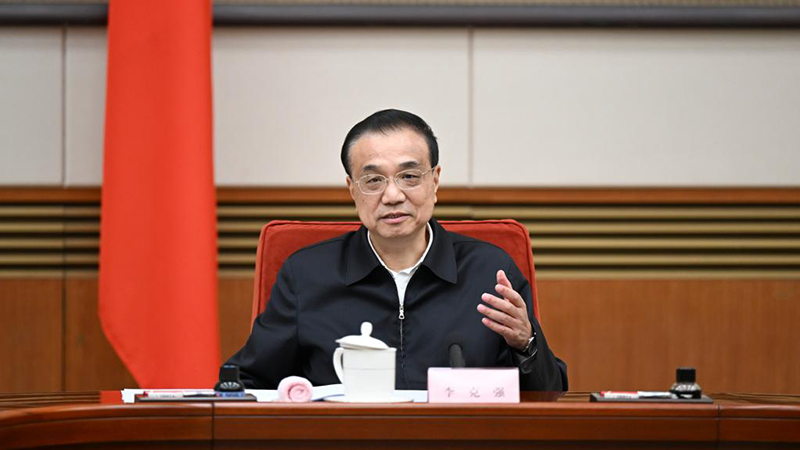 Le PM chinois met l'accent sur l'enseignement primaire et les services médicaux