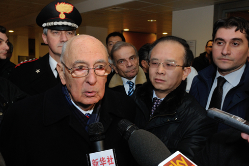 Le pr&eacute;sident italien rend visite &agrave; la veuve d'un Chinois assassin&eacute;