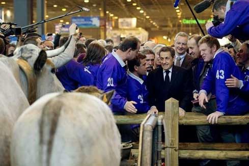 Paris: ouverture du 49e Salon de l'agriculture dans une atmosph&egrave;re politique