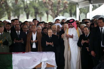 Ahmed Ben Bella, premier président de l'Algérie indépendante, enterré à Alger