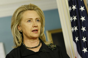 Hillary Clinton demande à la Syrie de s'en tenir au plan de paix de Kofi Annan