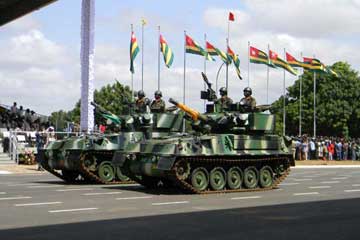 Togo : Un défilé militaire et civil marque la célébration du 52e anniversaire de l'indépendance
