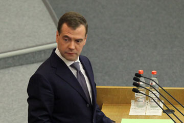 Le parlement russe approuve Medvedev comme Premier ministre