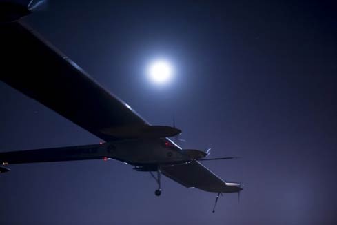 Atterrissage au Maroc du premier vol intercontinental de Solar Impulse