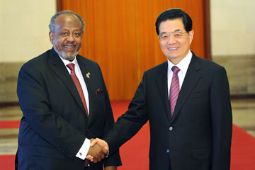 Hu Jintao s'entretient avec son homologue djiboutien