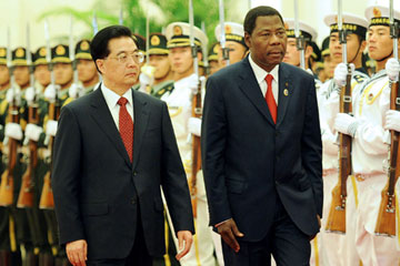 Le pr&eacute;sident chinois s'entretient avec son homologue b&eacute;ninois