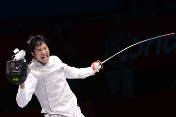 JO-2012-Escrime-Fleuret individuel messieurs: Le Chinois Lei Sheng d&eacute;croche la m&eacute;daille d'or