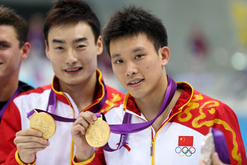 JO-2012-Tremplin 3 m synchronis&eacute; messieurs: Qin Kai et Luo Yutong champions olympiques
