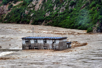 Chine : lancement des op&eacute;rations de secours dans les provinces sinistr&eacute;es par les inondations