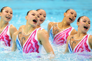 Natation synchronis&eacute;e: La Russie en or