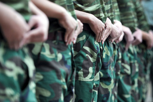 Entra&icirc;nement militaire pour les &eacute;tudiants de premi&egrave;re ann&eacute;e