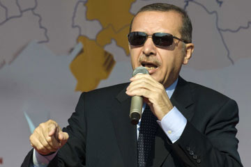 La Turquie doit &laquo; se pr&eacute;parer pour la guerre &raquo; m&ecirc;me si elle souhaite la paix : PM turc