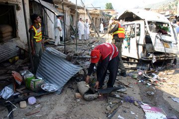 Pakistan: Quinze personnes tu&eacute;es dans un attentat &agrave; la voiture pi&eacute;g&eacute;e