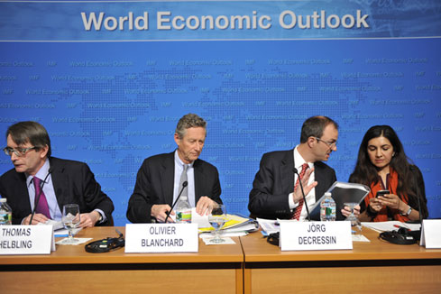 L'&eacute;conomie mondiale se renforcera modestement en 2013 (FMI)