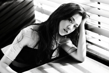 L'actrice chinoise Tang Wei pose pour Madame FIGARO