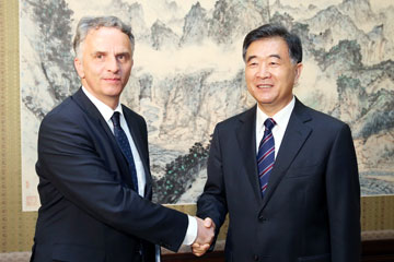 Un vice-Premier ministre chinois rencontre un h&ocirc;te suisse