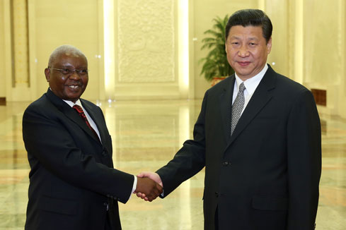 Le pr&eacute;sident chinois rencontre son homologue mozambicain
