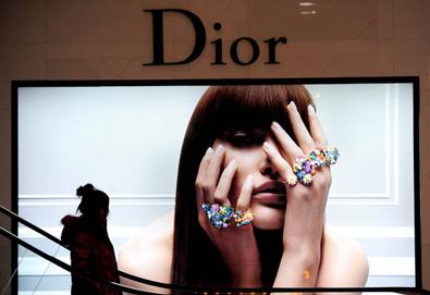Sondage : la demande des Chinois en produits de luxe augmente
