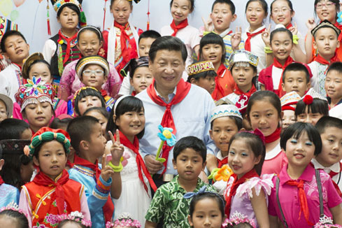 Le pr&eacute;sident chinois appelle &agrave; prot&eacute;ger les mineurs &agrave; l'approche de la Journ&eacute;e internationale de l'enfance