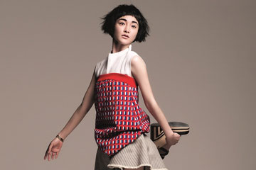 L'actrice chinoise Zhou Xun pose pour un magazine
