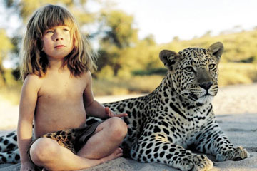 En images : histoire de Tippi Degr&eacute;, l'enfant qui a grandi aupr&egrave;s des animaux