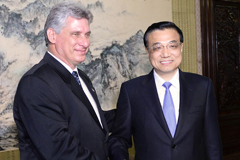Li Keqiang rencontre le premier vice-pr&eacute;sident du Conseil d'Etat et du Conseil des ministres de Cuba