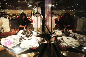 France : ouverture des soldes d'&eacute;t&eacute; par la ministre du Commerce