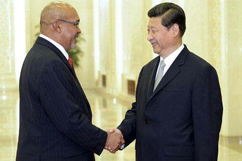 Rencontre entre le pr&eacute;sident chinois et son homologue surinamien
