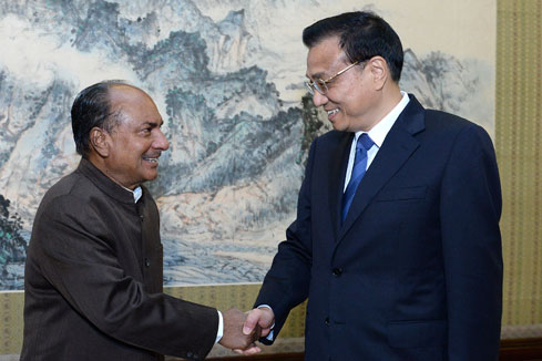 Li Keqiang rencontre le ministre indien de la D&eacute;fense