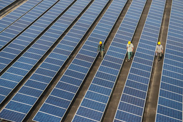 Panneaux solaires: la Chine et l'UE parviennent &agrave; un accord (PAPIER GENERAL)