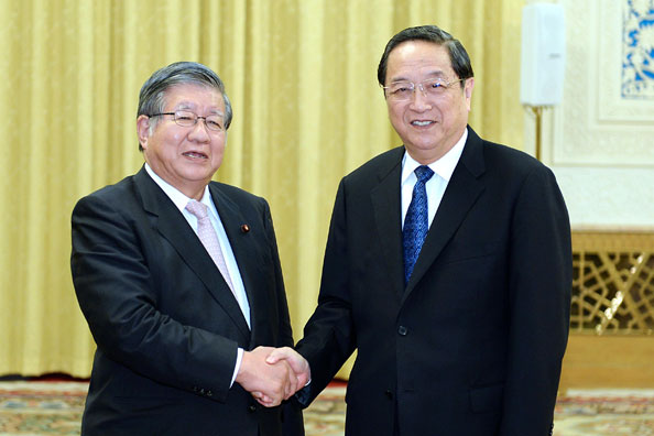 Yu Zhengsheng rencontre une d&eacute;l&eacute;gation japonaise