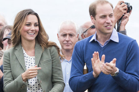 Premi&egrave;re sortie officielle de Kate Middleton apr&egrave;s la naissance du prince George
