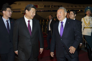 Arriv&eacute;e du pr&eacute;sident chinois &agrave; Astana pour une visite au Kazakhstan