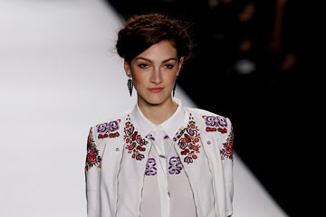 Fashion week de New York: d&eacute;fil&eacute; de cr&eacute;ations de Rebecca Minkoff