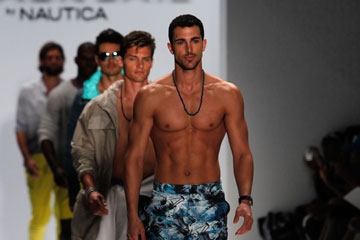 Fashion week de New York: d&eacute;fil&eacute; de cr&eacute;ations de NAUTICA