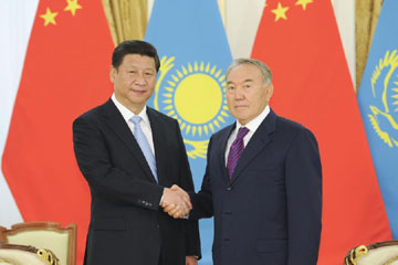 Les pr&eacute;sidents chinois et kazakh s'engagent &agrave; renforcer les relations bilat&eacute;rales