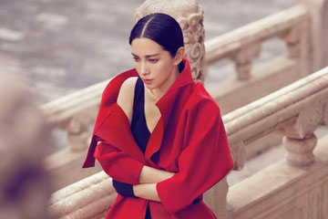 L'actrice chinoise Li Bingbing pose pour un magazine